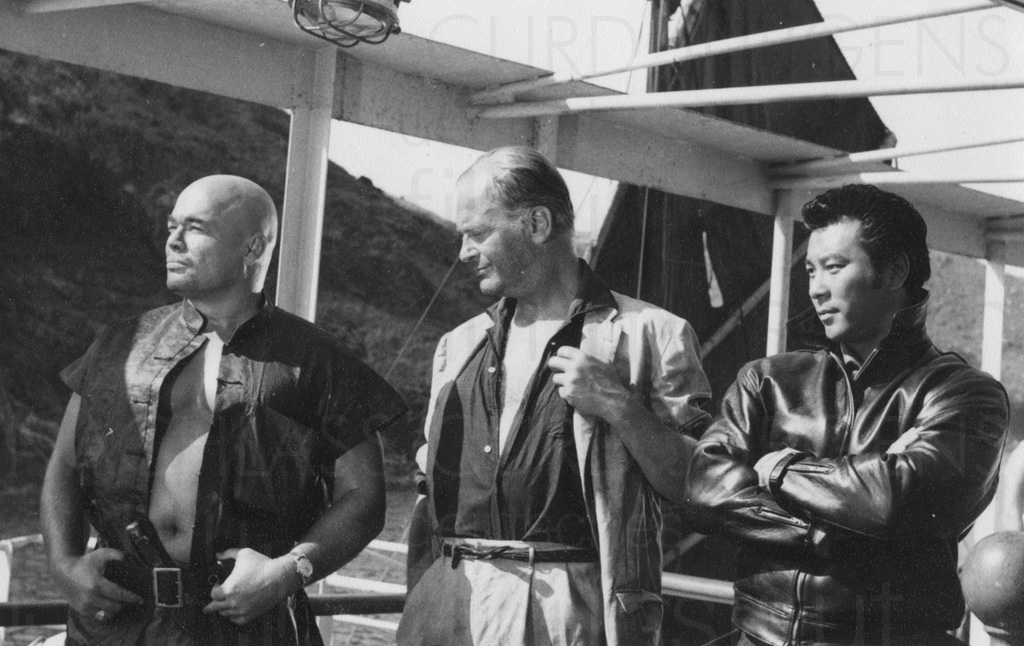 FERRY TO HONG KONG (1959)