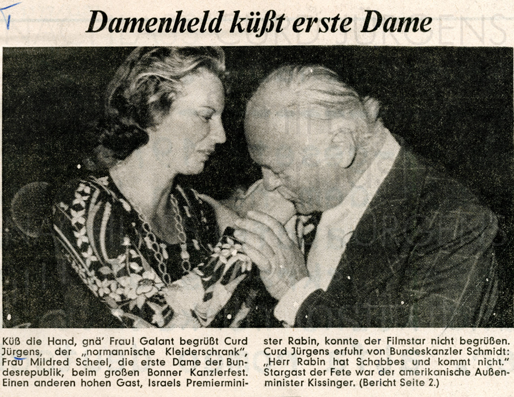 Welt am Sonntag: "Damenheld küsst erste Dame", 13.7.1975
